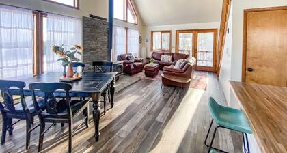 Just Renovated! Cozy Cabin backed by Aspens, Pet Friendly / Family Friendly - Aspen Acres