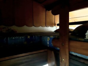 Ropa de cama de alta calidad, cunas gratuitas y wifi gratis 