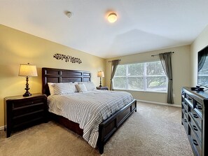 6 bedrooms, iron/ironing board, WiFi, bed sheets
