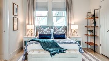 Desk, iron/ironing board, WiFi, bed sheets