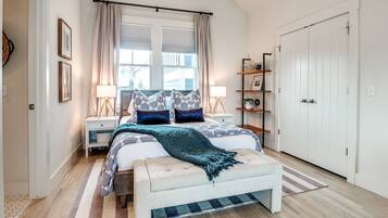 Bureau, fer et planche Ă repasser, Wi-Fi, draps fournis