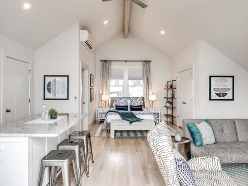 Carlton Landing- Loft on Boardwalk!