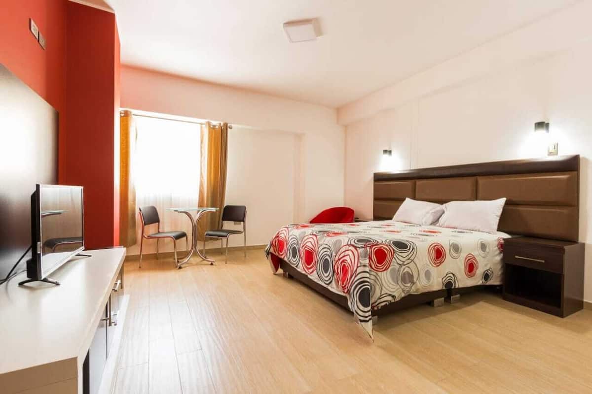 Executive Single Room | Dihias secara berasingan, dilengkapkan perabot secara berasingan, meja