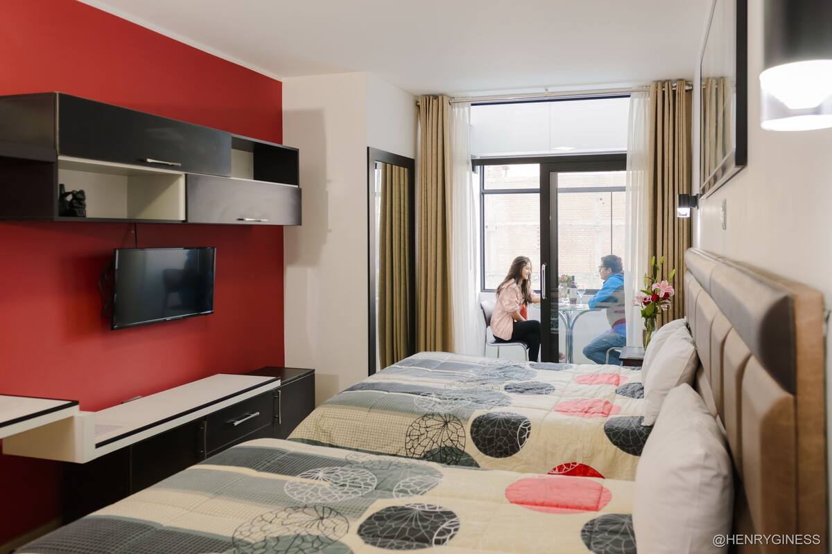 Double Room | Dihias secara berasingan, dilengkapkan perabot secara berasingan, meja