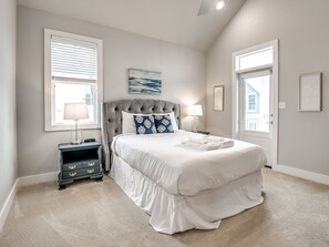 3 slaapkamers, een strijkplank/strijkijzer, wifi, beddengoed