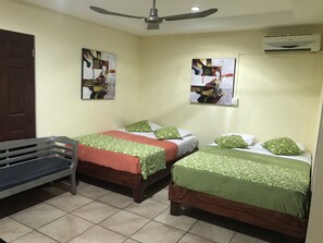 Standard Room | Free WiFi, bed sheets - Ocean Beach Jaco (Jacó)