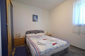 1 bedroom, free WiFi, bed sheets - Apartment Gordana 1 with sea view (Omisalj)