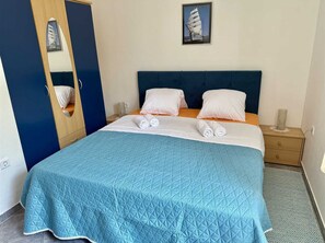 1 bedroom, free WiFi, bed sheets