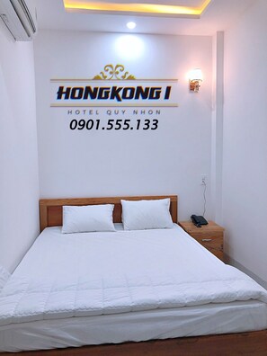 Minibar, cortinas blackout, sistema de insonorización y ropa de cama 