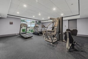 Fitness facility - [Lake View, Modern Decor, 1 Mile to Disney!] (Orlando)