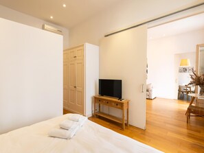 3 chambres, fer et planche à repasser, accès à Internet, literie fournie