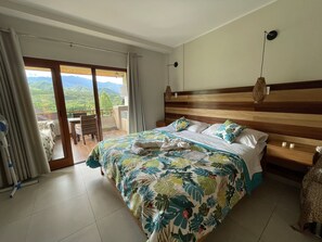 Romanttinen studiosviitti | Kannettavalle tietokoneelle sopiva työtila, ilmainen Wi-Fi