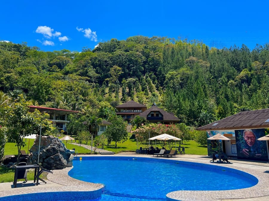 2 outdoor pools