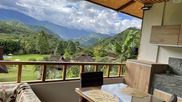 Romantic Studio Suite | Private kitchen