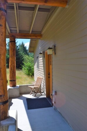 Studio (Little Big Fish) | Exterior