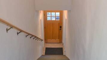 Studio (Little Big Fish) | Interior