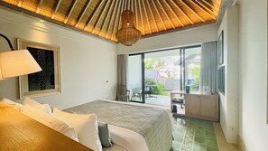 Rangko Beachfront Suite | Premium bedding, minibar, in-room safe, individually decorated - Sudamala Resort, Komodo, Labuan Bajo (Labuan Bajo)