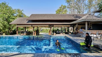 Poolside bar