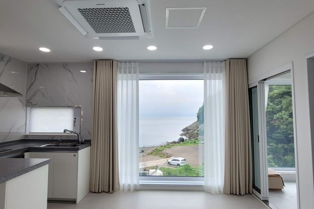 Room, Ocean View (105) | Literie hypoallergénique, décor unique, rideaux d’obscurcissement