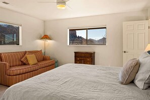 3 bedrooms, desk, iron/ironing board, free WiFi