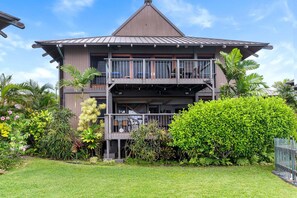 Exterior - 🏖️Air-Conditioned Ocean Front Hawaii Townhome! | Sleeps 6 (Kailua Kona)