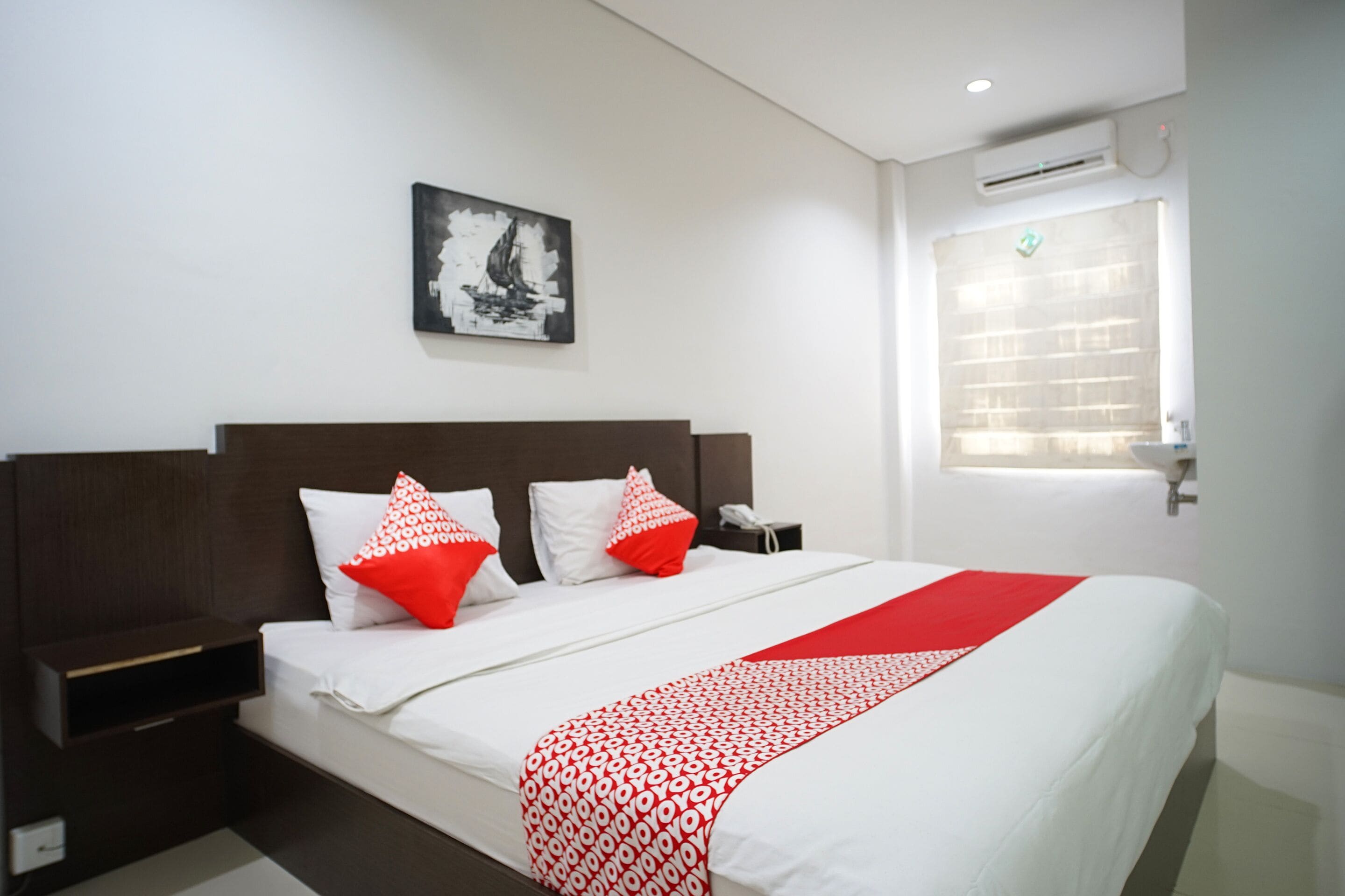 deluxe double room | free wifi, bed sheets