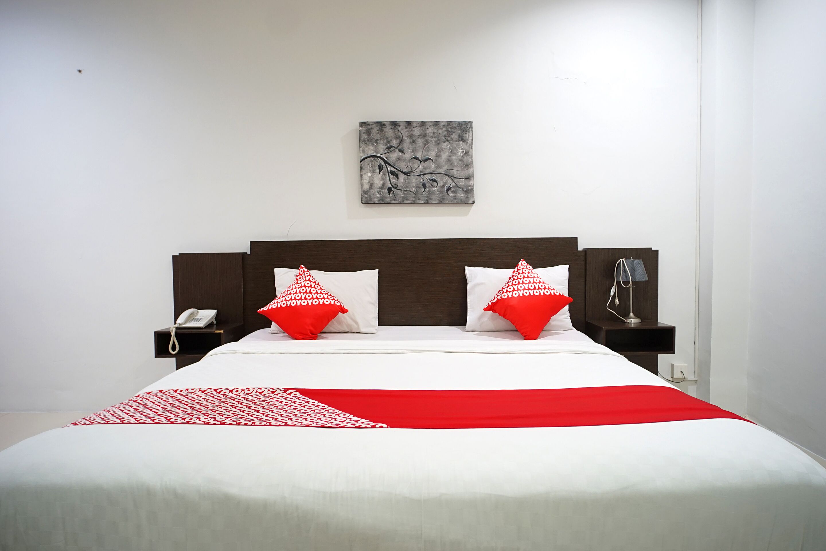deluxe double room | free wifi, bed sheets