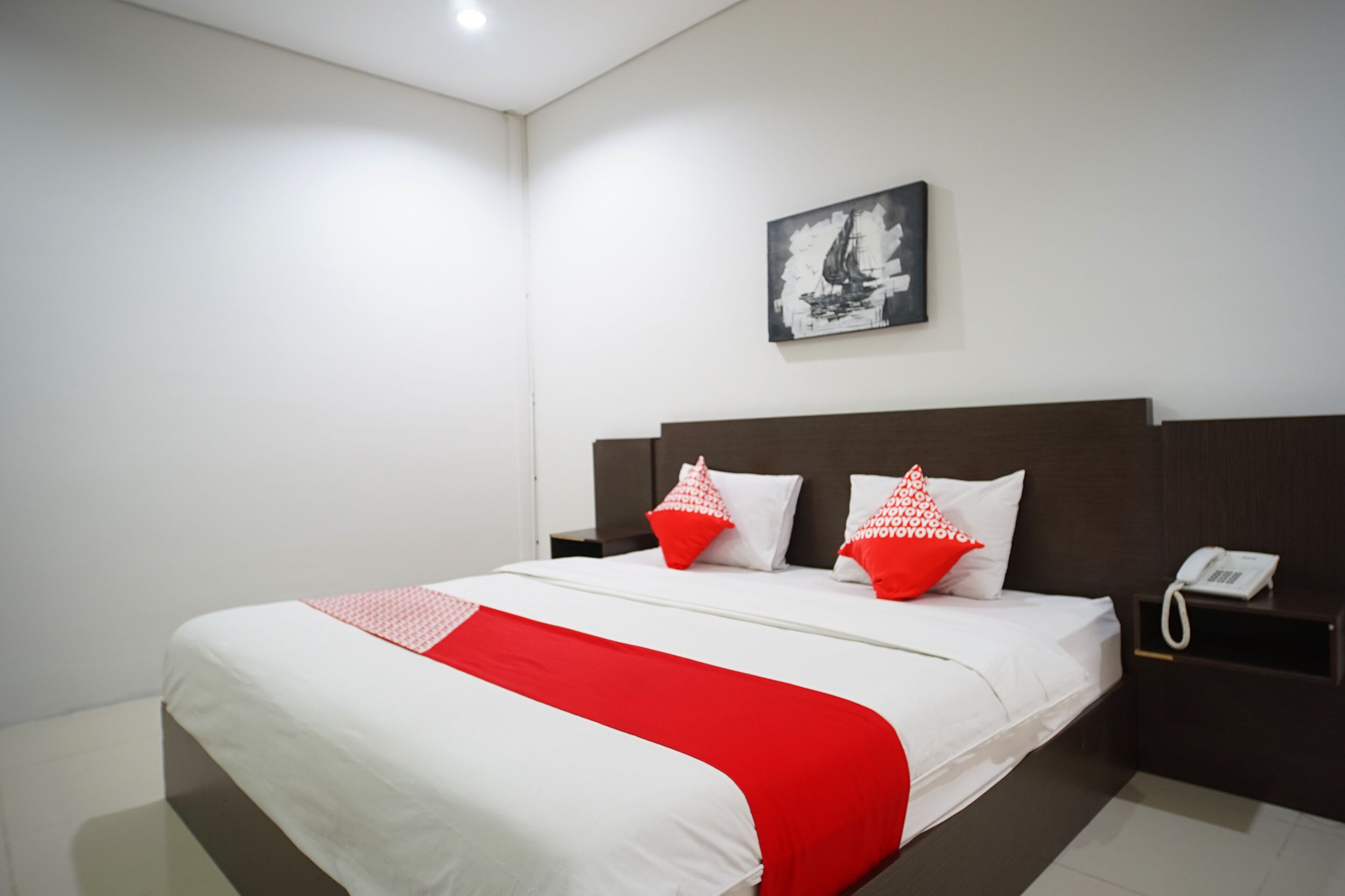 deluxe double room | free wifi, bed sheets