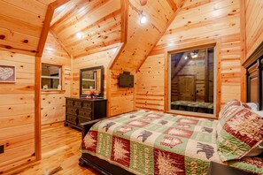 3 bedrooms, Internet, bed sheets - Tranquil Shores | Private Dock & Stocked Fishing Pond | Hot Tub | Near Broken Bo (Broken Bow)