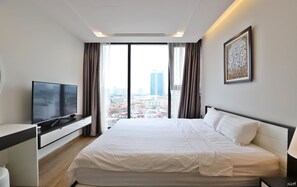 Deluxe Apartment, 2 Bedrooms, Non Smoking, Tower - Vinhomes Metropolis by QMP (Hanoi)