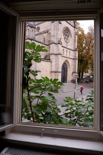 In the middle of Tübingen's old town - and live quietly on a sunny 65 sqm!