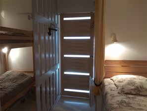 Room - Studio Cabin for 6 with amenities, Piau-Engaly (Piau-Engaly)