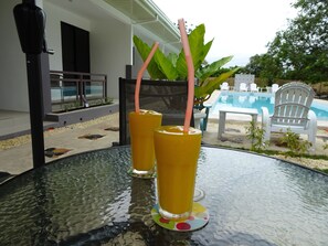 Bar ved poolen