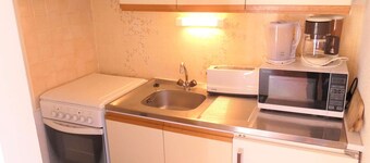 Charming 1-Bedroom Apartment in Saint-Lary-Soulan with Balcony, Garage, Sleeps 6