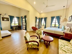 Suite Deluxe, vue mer | Wi-Fi gratuit, draps fournis