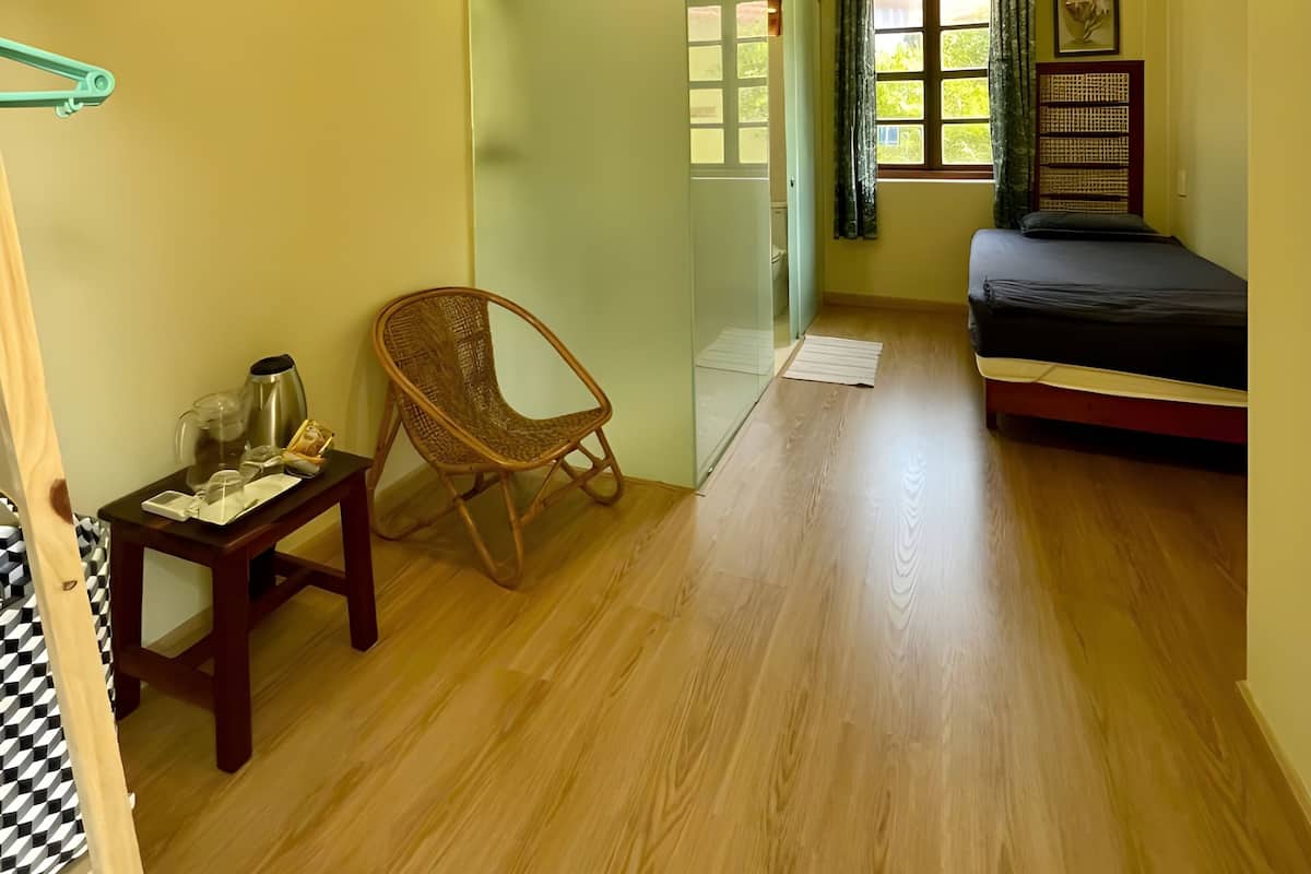 Single Room, Garden View