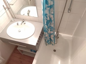 Bathroom - Cozy apartment 6 pers, Piau-Engaly, balcony and ski locker (Piau-Engaly)