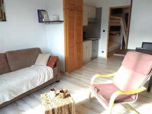 Room - Cozy studio for 4 with balcony in Piau-Engaly (Piau-Engaly)