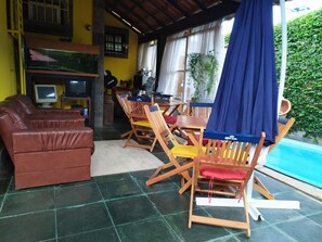 Outdoor dining - Privileged space in the lakes region. (Cabo Frio)