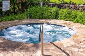 Pool - Kamaole Sands 10-403 - Stunning Renovation - Penthouse Level - Split AC - Look! (Kihei)