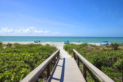 Sundial T304 Gulf View 3 bedroom Sanibel Island Condominium