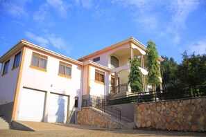 Front of property - evening/night - Precious Villas Lubowa (Kampala)