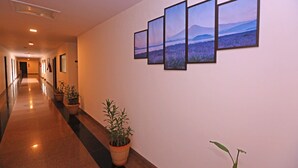 Hallway - Hotel Shantiidoot (Mumbai)