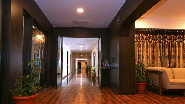 Interior entrance - Hotel Shantiidoot (Mumbai)