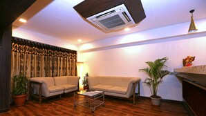 Reception - Hotel Shantiidoot (Mumbai)