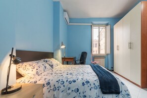 1 habitación, tabla de planchar con plancha, wifi y ropa de cama 