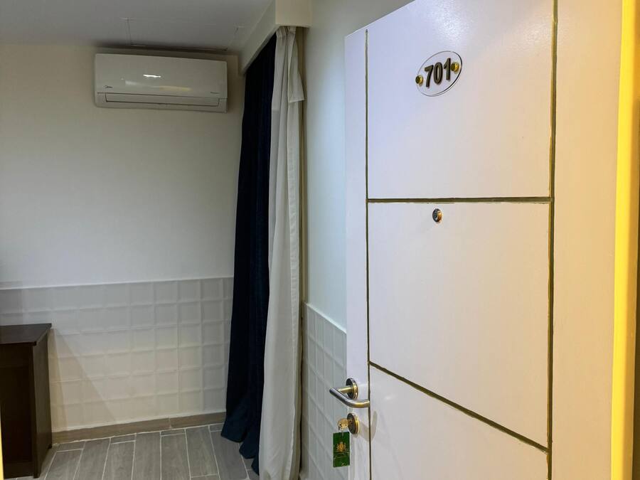 Caja de seguridad en la habitación, cortinas blackout y wifi gratis