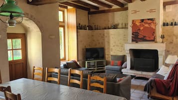 TV, fireplace, DVD player, table football