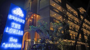A hotel sign with the name "Resort The Lohias Goa Candolim". - Resort The Lohias (Candolim)