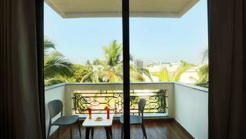 Deluxe Twin Room | Balcony